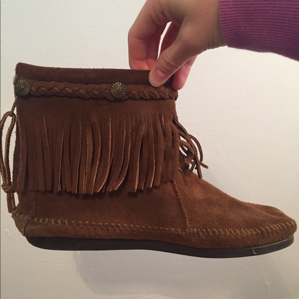 Minnetonka leather brushed fringe booties
